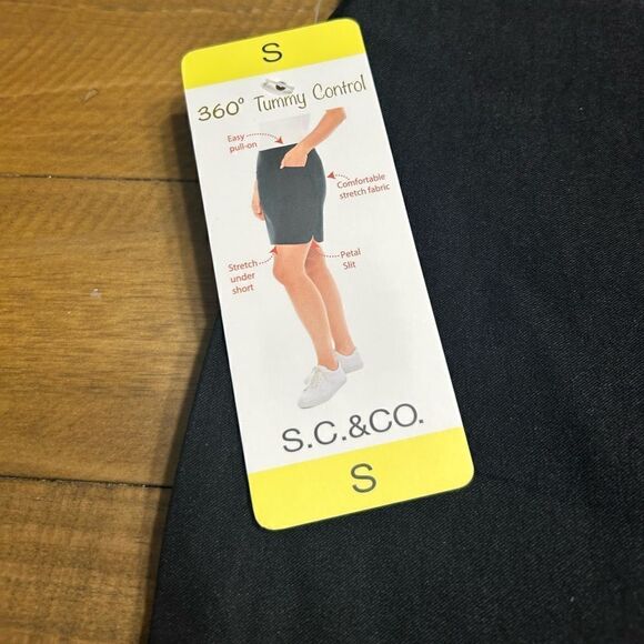S.C. & CO. Tummy Control Skort - Picture 7 of 11
